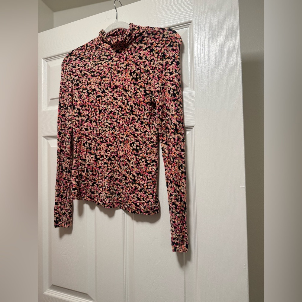 H&M Floral Long Sleeve Turtleneck - Picture 4 of 12